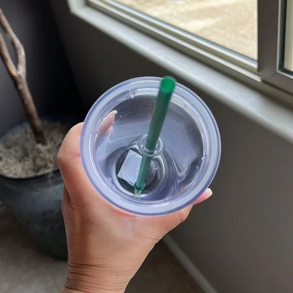 Starbucks Grande 16oz Cold Cup Clear Tumbler Traveler With Green Straw - Picture 4 of 7